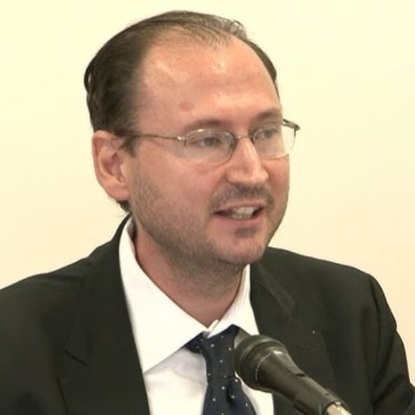 cropped-Vezzani.jpg